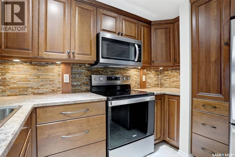 2231 McIntyre STREET — photo 12 of 40