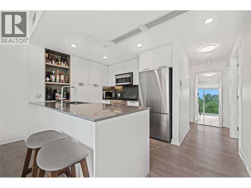807 1401 HUNTER STREET, North Vancouver, photo 2