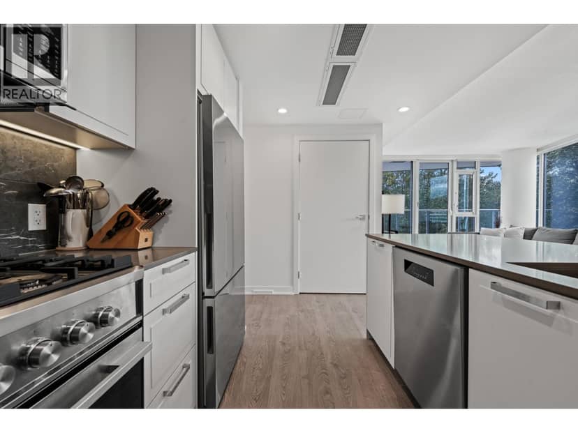 807 1401 HUNTER STREET, North Vancouver, photo 3