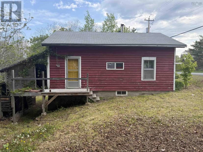 8721 Highway 101 — photo 10 of 40