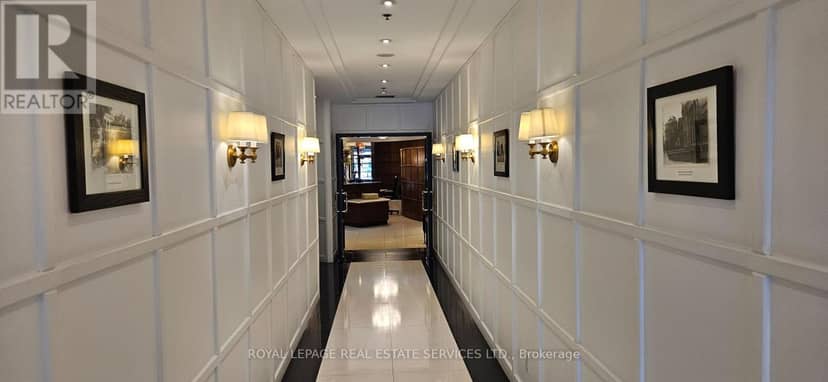 306 - 102 Bloor Street W — photo 3 of 27