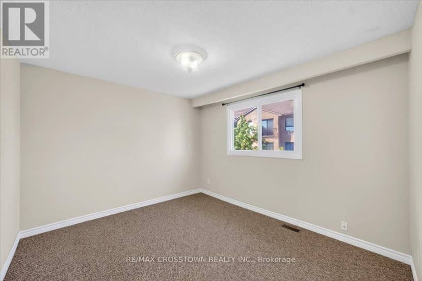 121 - 1095 Mississaga Street W — photo 15 of 34