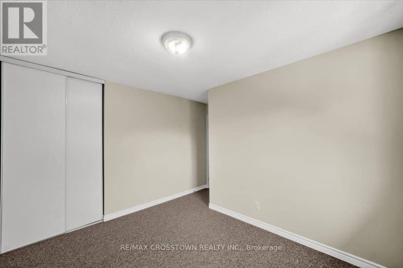 121 - 1095 Mississaga Street W — photo 23 of 34