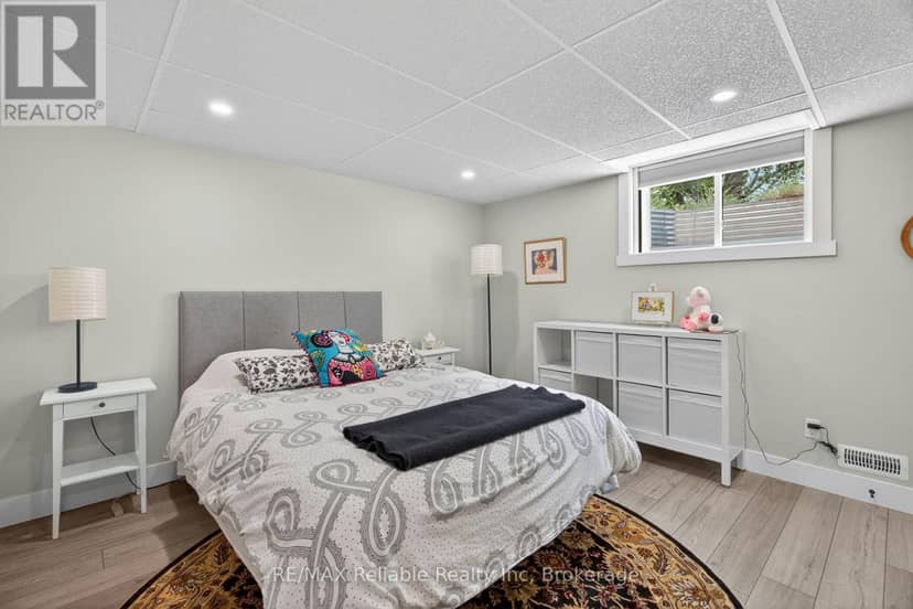 14 Thimbleweed Drive — photo 33 of 40