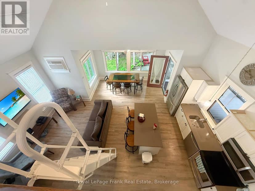 209 - 50 Hollow Lane — photo 23 of 40