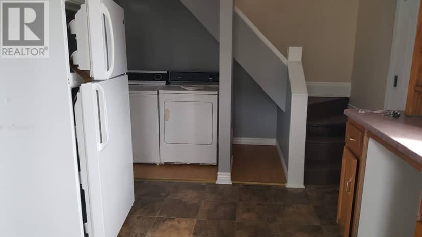 161 Hanover Street — photo 5 of 9