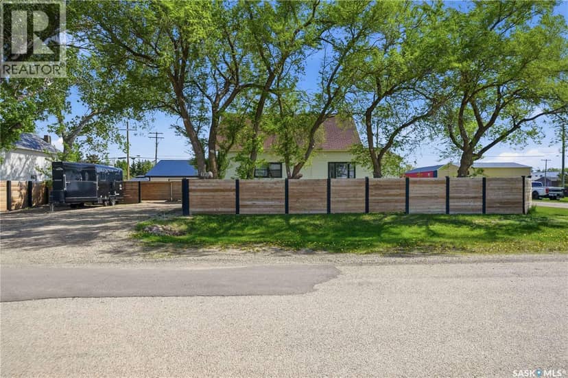 780 Railway AVENUE — photo 2 of 40