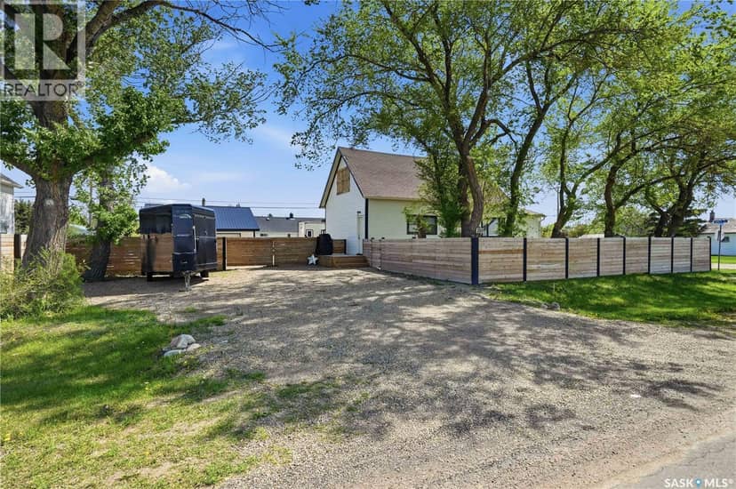 780 Railway AVENUE — photo 3 of 40