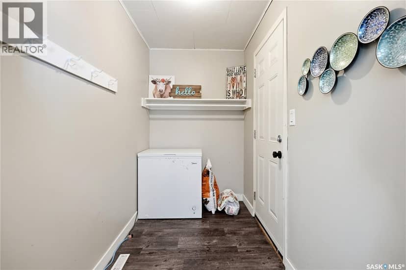 780 Railway AVENUE — photo 4 of 40