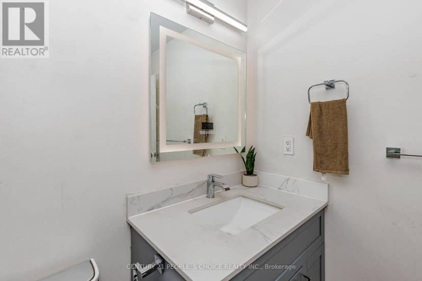 906 - 3577 Derry Road E — photo 32 of 40