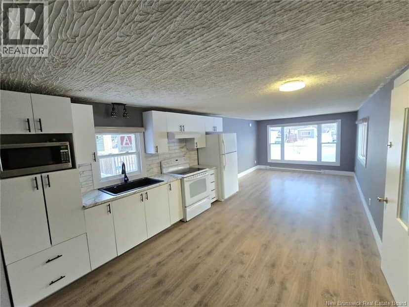 413 Birch — photo 4 of 23