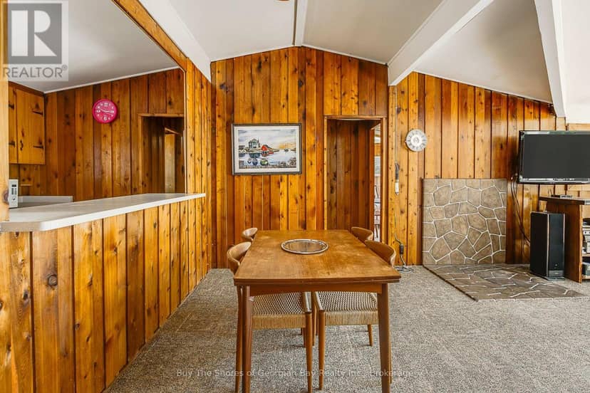 8 Nassau Court — photo 20 of 40