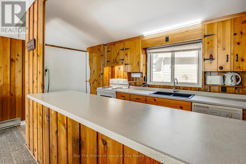 8 Nassau Court — photo 35 of 40