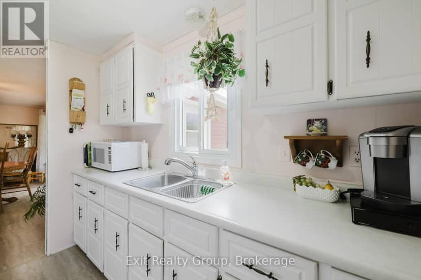 172 - 63 Whites Road — photo 6 of 29