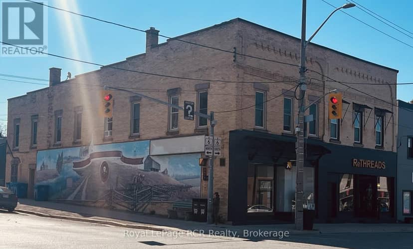 105 Garafraxa Street S — photo 1 of 29