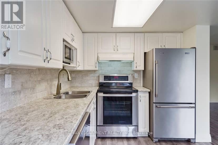 211 - 3499 Upper Middle Road — photo 19 of 40