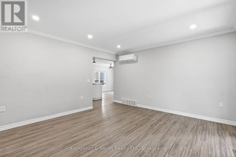 645 Davidson Avenue S — photo 22 of 40
