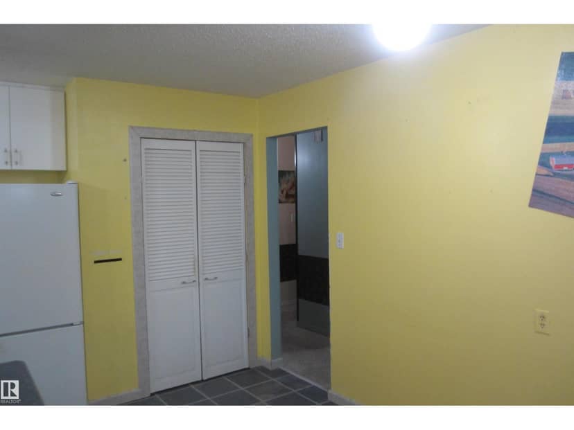 3814 37 AV — photo 13 of 40
