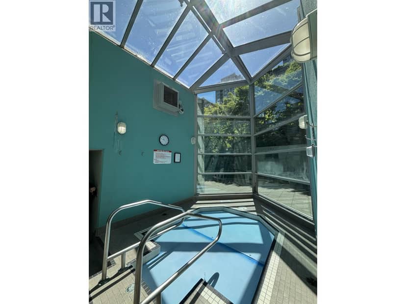 xx2 928 RICHARDS STREET, Vancouver, photo 3