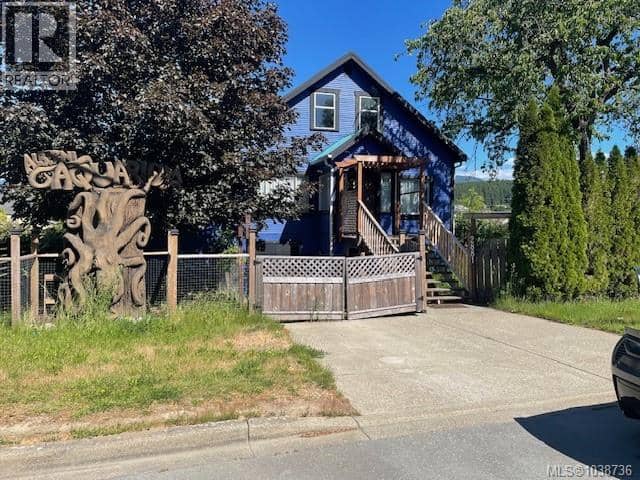 2881 8th Ave — photo 1 of 22