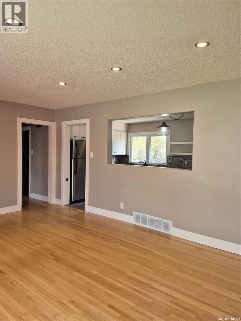 4515 Sherwood DRIVE — photo 7 of 35