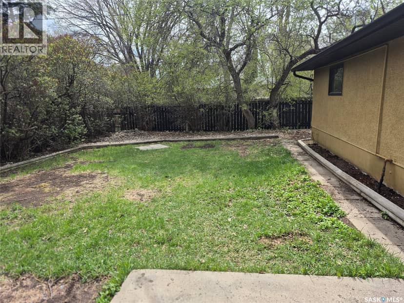 4515 Sherwood DRIVE — photo 3 of 35