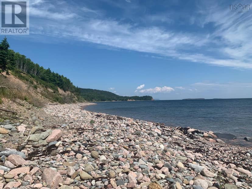 2058 New campbellton Road, Cape Dauphin, photo 3