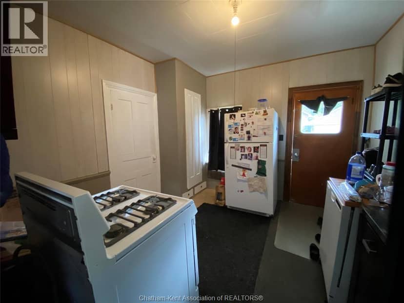 299 Victoria AVENUE — photo 5 of 18