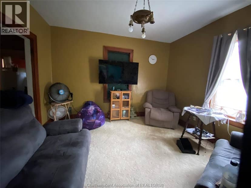 299 Victoria AVENUE — photo 9 of 18