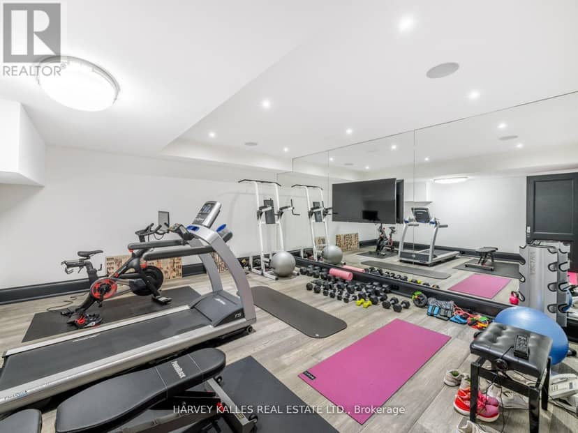 327 Cortleigh Boulevard — photo 35 of 40