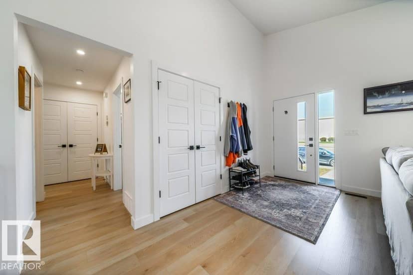 11303 111 AV NW, Edmonton, photo 2