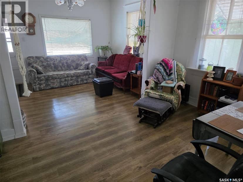 4904 Tribune STREET, Macklin, photo 4