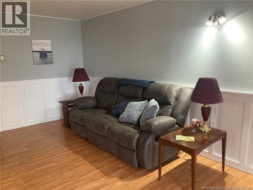 798 North Road — photo 4 of 32