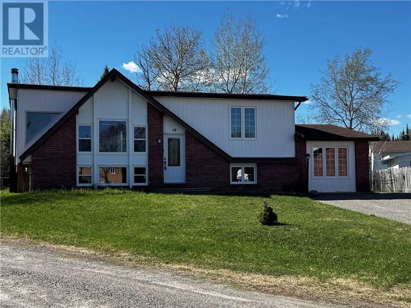 14 Lynne Court — photo 1 of 13