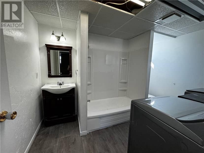 14 Lynne Court — photo 11 of 13