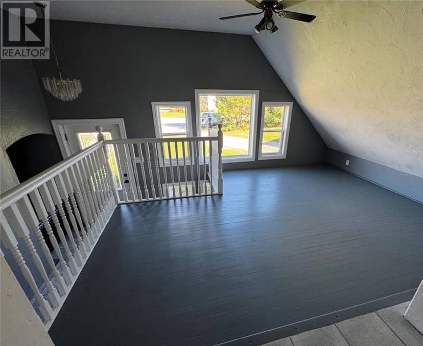 14 Lynne Court — photo 7 of 13