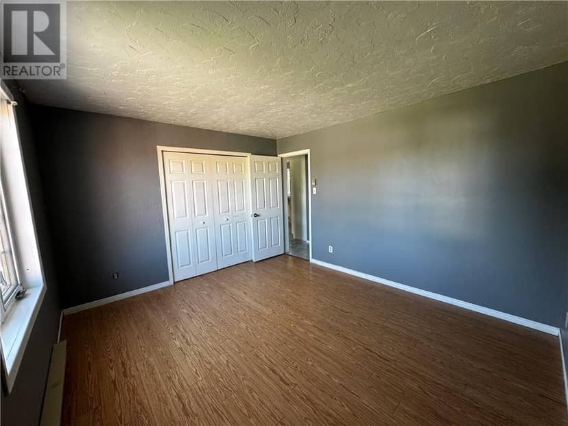 14 Lynne Court — photo 8 of 13