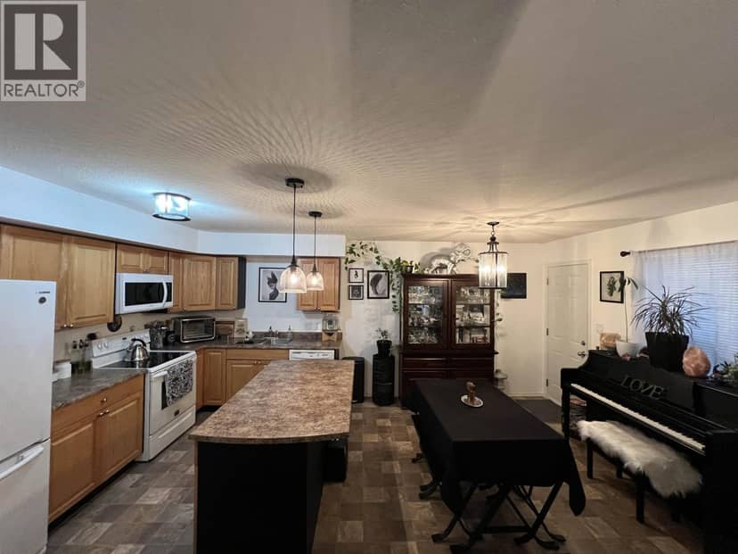 7 4620 E 52 AVENUE, Fort Nelson, photo 4