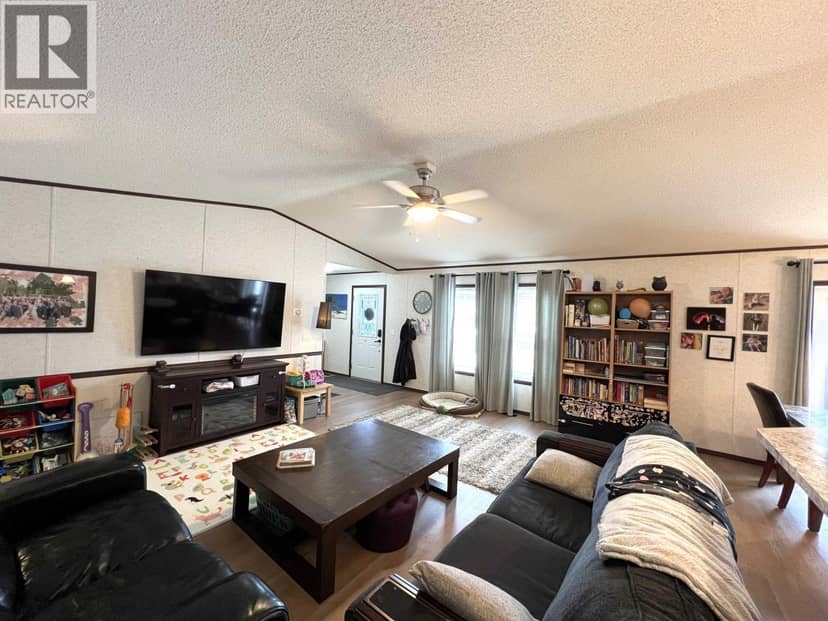 5506 PINE CRESCENT, Fort Nelson, photo 8