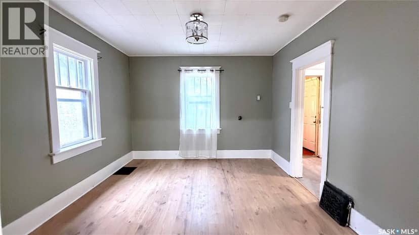 3312 Victoria AVENUE — photo 16 of 40