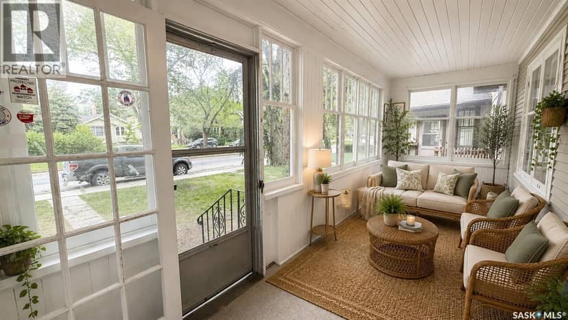 3312 Victoria AVENUE — photo 6 of 40