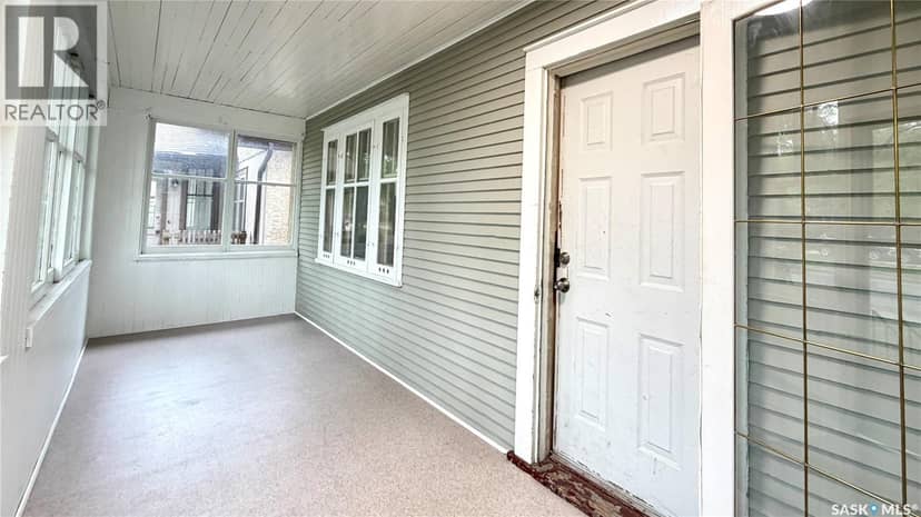 3312 Victoria AVENUE — photo 8 of 40