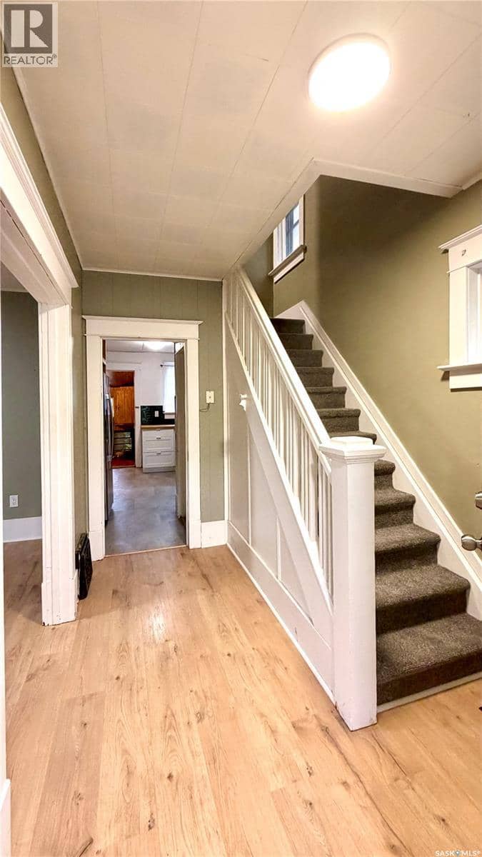 3312 Victoria AVENUE — photo 9 of 40