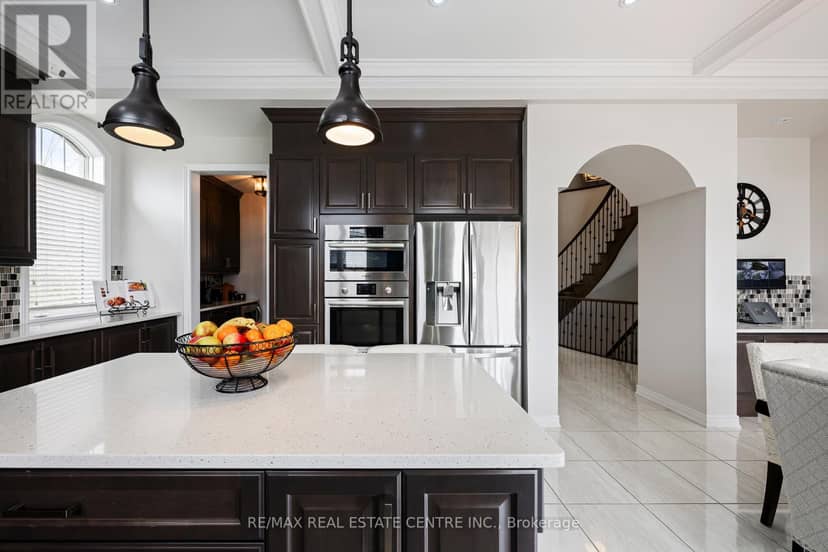 128 Copeland Crescent — photo 13 of 40