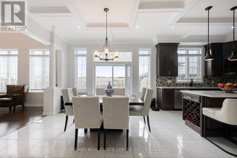 128 Copeland Crescent — photo 9 of 40