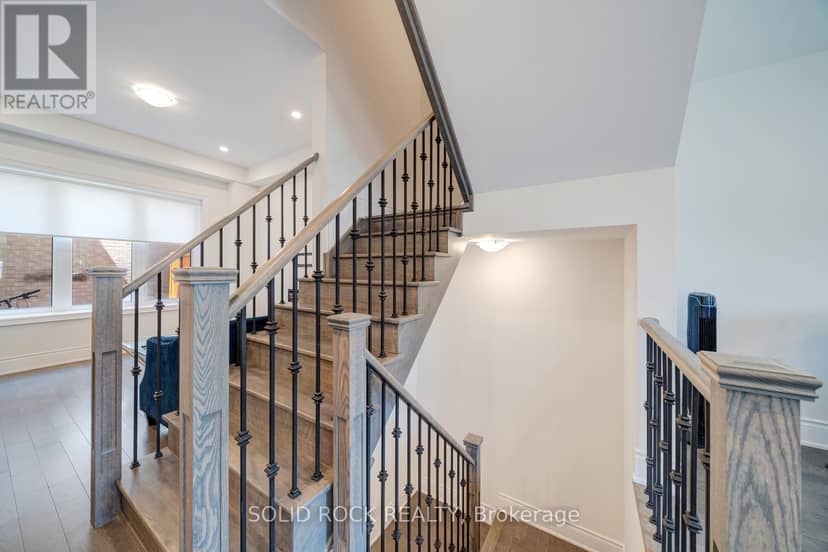 9376 Bayview Avenue — photo 13 of 39