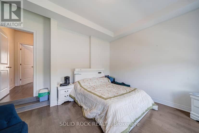 9376 Bayview Avenue — photo 19 of 39
