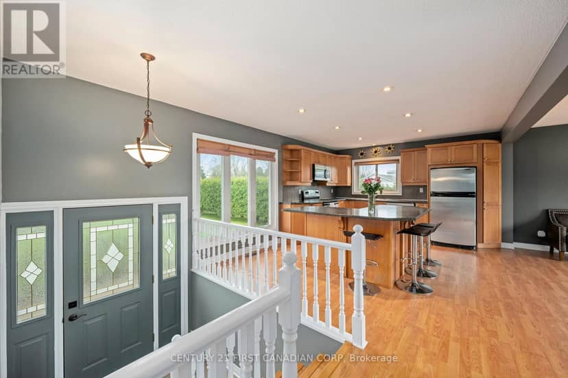2720 Catherine Street — photo 14 of 39
