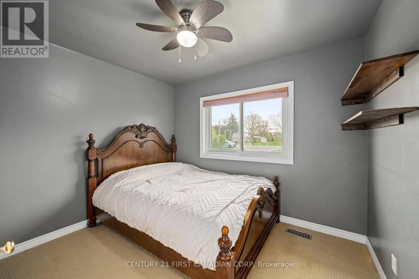 2720 Catherine Street — photo 17 of 39