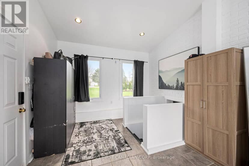 2720 Catherine Street — photo 28 of 39